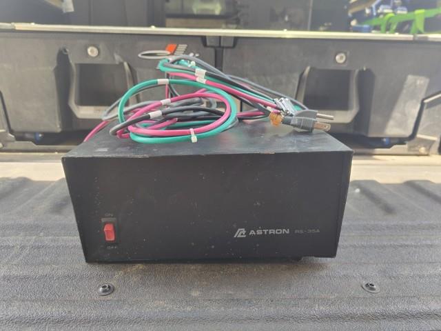 Astron Rs-35a, Heavy-duty Solid-state Linear Regulated Dc Power Supply