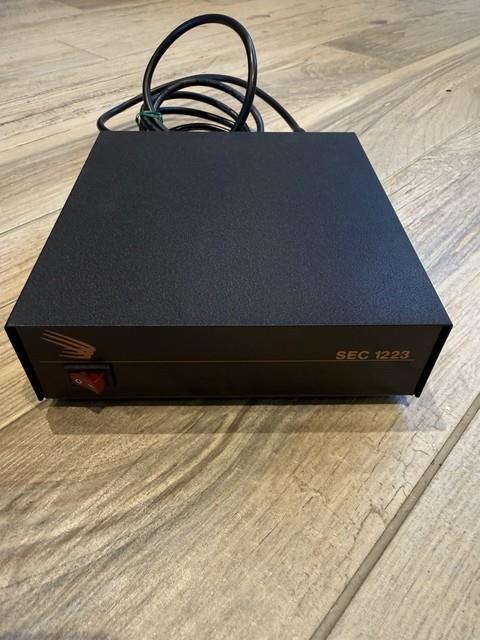 Samlex Power Supply Sec1223 Dc 13.8volt 12v 23amp