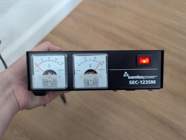 Samlex Sec-1235m 30a Ham Radio Power Supply Ac/dc 12v (13.8v) With Accessories